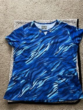 Uniform Advantage Blue Wave Short Sleeve Scrub Top